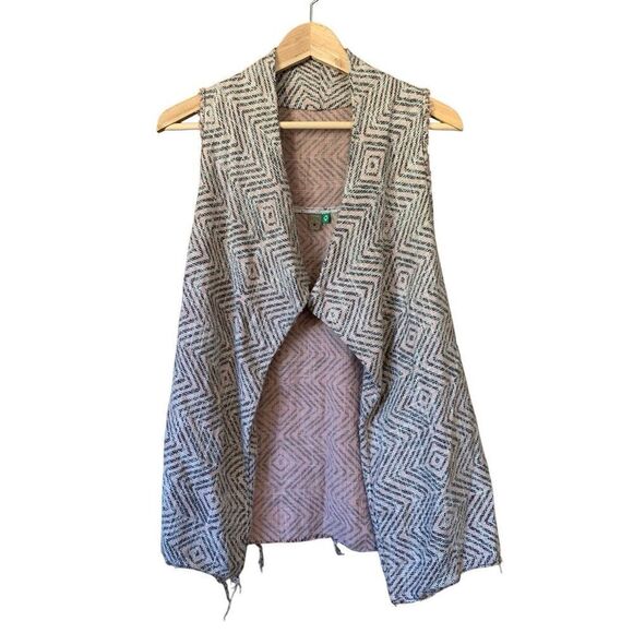 FARM Rio Textured Distressed Boho Vest Pink, Black Size S - Picture 3 of 11